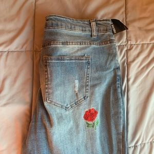 Distressed jeans boyfriend jeans(never worn)